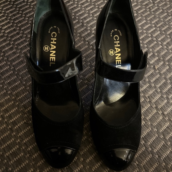 Chanel Mary Jane Vintage Pumps (size 39.5) - Picture 1 of 4